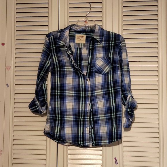 Arizona Jean Company Tops - Arizona Jean's ⛽️ Blue flannel shirt